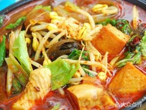 Xiao Zhugan Bone Soup Spicy Hot Pot