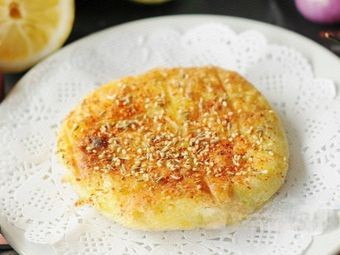 Old-Style Sesame Twist Buns