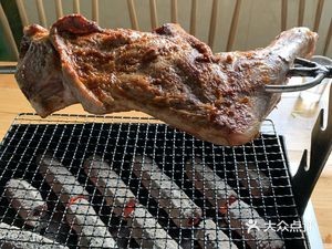 3000-Degree Roasted Lamb Leg