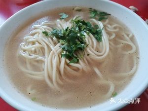 Longxing Hand-Pulled Noodles (Sanitation Staff Building Store)