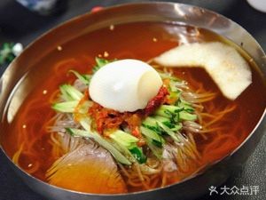 Wang Yunfei Bone Soup Spicy Hot Pot (Jiutai Head Store)