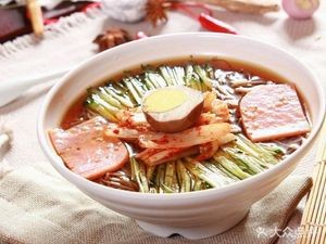 Qiangge's Crossing-the-bridge Rice Noodles & Spicy Hot Pot (Lijiang Blue Bay Branch)