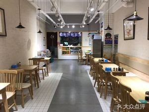 Sanyinge Over-the-Bridge Rice Noodles & Pottery Hot Pot (Vanke City Branch)