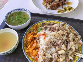 Xi Shan Xinjiang Rice Noodles (Rixin Building Store)