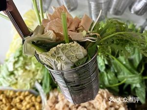 Jishengju Clay Pot Spicy Soup & Fried Skewers