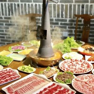 Halal Dong Deshun Hot Pot & Barbecue (Wanfu Street Store)
