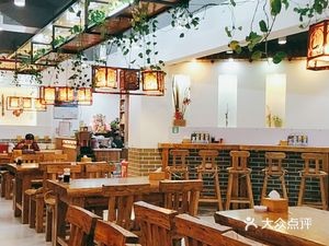 Old Zhu's Hand-Pulled Noodles - Family Taste Restaurant (Linghe Scenic Garden Branch)