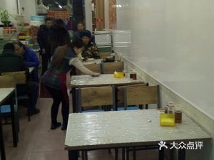 Yifeng Baozi Shop (North of Hongxin Hospital, Nongan County)
