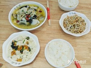 Old Neighbor Cooked Chicken Rice (Europa Mall Branch)