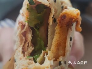 Gui Rong Bai He Rice Balls with Pancakes and Jianbing Guozi