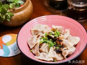 Xiangyuan Big-Filled Dumplings and Affordable Dishes