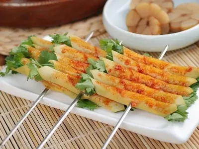 Jinshuiyuan Spicy Hot Pot with Clay Pot and Skewers