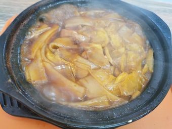 Sweet and Sour Pork with Braised Chicken and Spare Ribs Rice