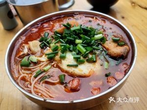 Chenzhou Bailutang Pork Rib Rice Noodles