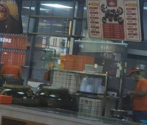 Tang Jushi Clay Pot Soup (Shida Cultural Street Second Floor Canteen Branch)