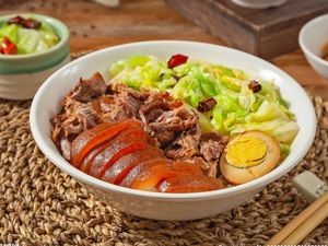 Yue Liu Xiang Longjiang Pig Trotter Rice (Hongtai Phoenix City Store)