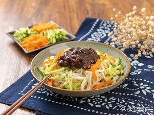 Old Beijing Fried Sauce Noodles (Xihong Store)