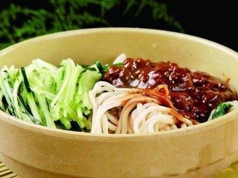 Old Beijing Noodles with Soy Sauce