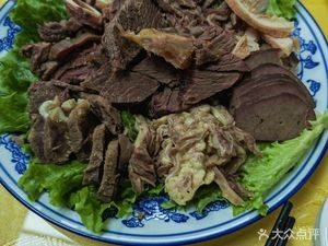 Nine Generations of Family Recipes: Suoquan All-Donkey Banquet