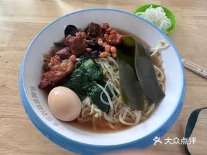 Shimen Noodles with Pork Trotters