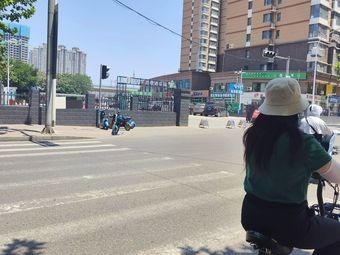Fenghua Road Beer Garden