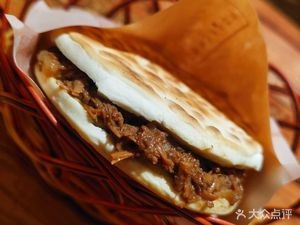 Li Ji's Braised Pork with Flatbread (City Hospital Branch)