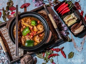 Xifuli Braised Chicken Rice (Donggang Yiyuan Store)