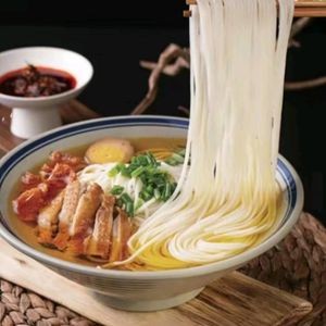 Shi Wei Chun Chicken Soup Rice Noodles