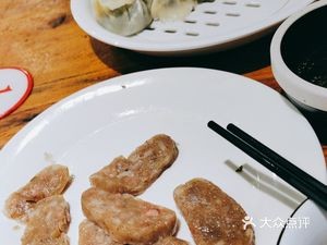80s Dumpling House