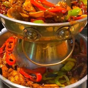 Cang Fu Ji Hot Pot Chicken (Chaoyang Road Store)