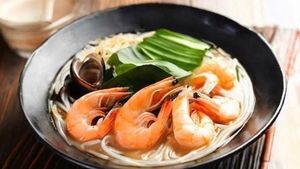 Xiang Mi Hu Over Bridge Rice Noodles