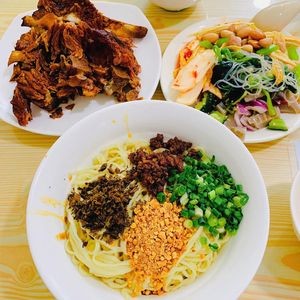 Eastern First-Class Noodles (Zhao Tuo Branch)