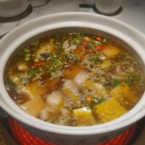 Nai Xiaoqi Tofu Fish Hot Pot