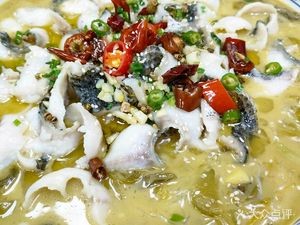 Xiao Xiao's Sour Cabbage Fish (Honggui Dongsheng Store)