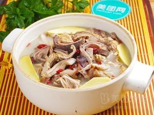 Firewood Big Pot Rice Noodles
