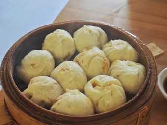 Hua Long Baozi Shop