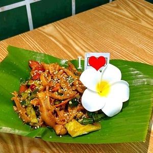 Tailam & Yunnan Dai-style Crushed Chicken Feet (Pingxi Branch)