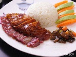 Weightlifting Couple's Roast Pork Shop (Shizhuling Branch)