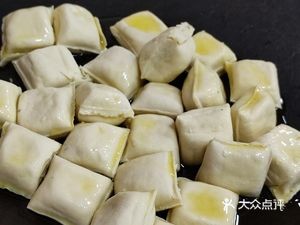 Kun Hong Qingzhen Yi Luo Guo