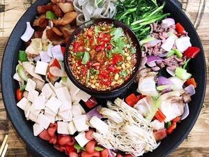 Bijie Live Oil Laoguo (Vanke Metro City Store)