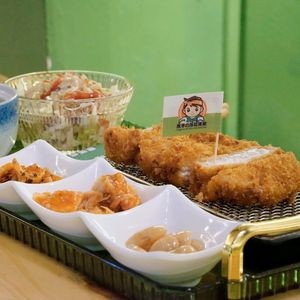 Jiangzi's Thick Pork Cutlet