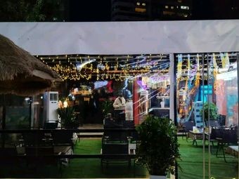 Fish You Forward Craft Brewery Courtyard