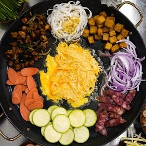 Corner Corner Hot Pot