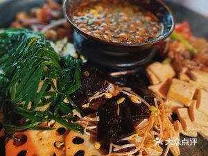 Three Sisters Spicy Hot Pot with Fermented Bean Paste (Da Nanmen Commercial Street Store)