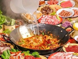Running Mountain Pig Street Food Hot Pot (Qunsheng Jingcai City Store)