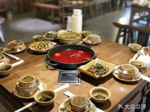 Qian Dong Lao Jia Miao Wang Gu Sour Fish and Beef Hot Pot (Mengguan Auto Parts City Branch)