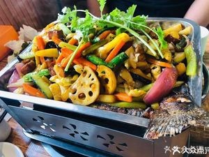 Liuyi Kaoyu Qingzhen Luo Guo (Jilin Village Branch, Huaxi District)