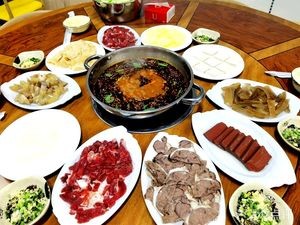 (Three Bowls of Rice) Beef Douni Hot Pot