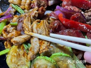 Pinwei Jinpai Luo Guo (Tenglongwan B2 District Store)