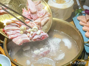 The World is One Family Nine Dishes (Xiangchun Road Branch)